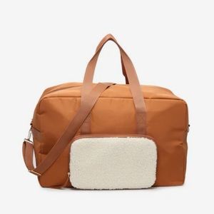 Weekender duffle bag.